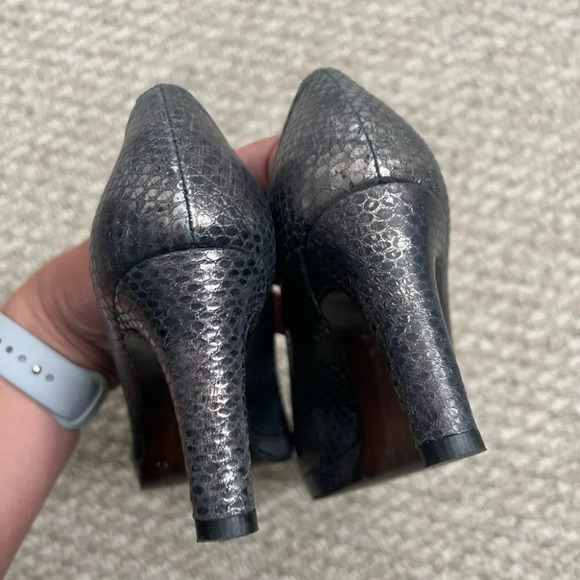 Stuart weitzman  silver metallic heels size 7 - Picture 8 of 10